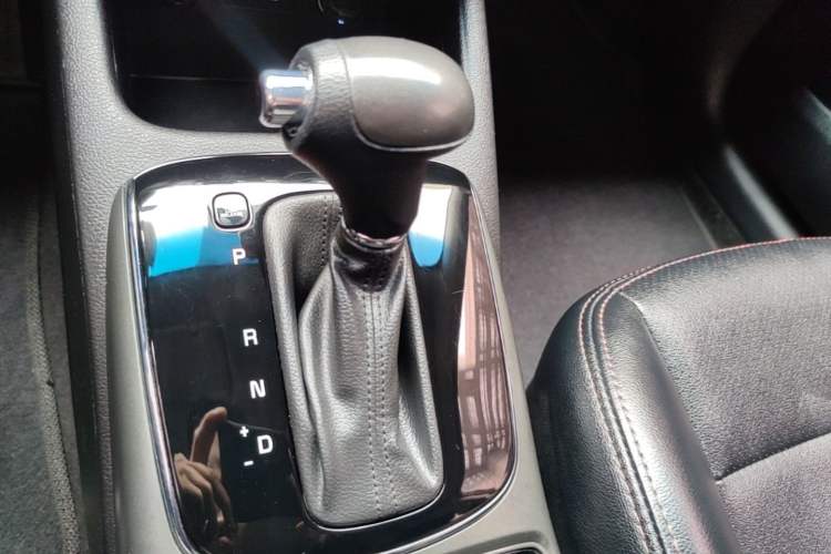 Used Kia K3 2016 1.6L Automatic GL Gear Lever