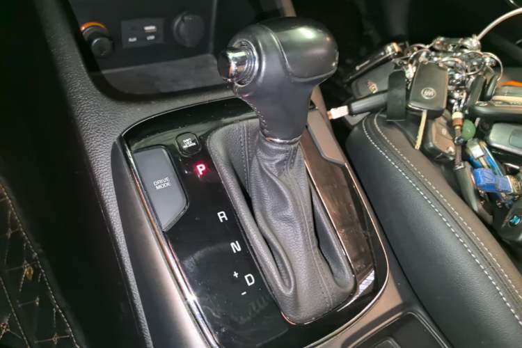 Used Kia K3 2016 1.6L Automatic GLS Gear Lever