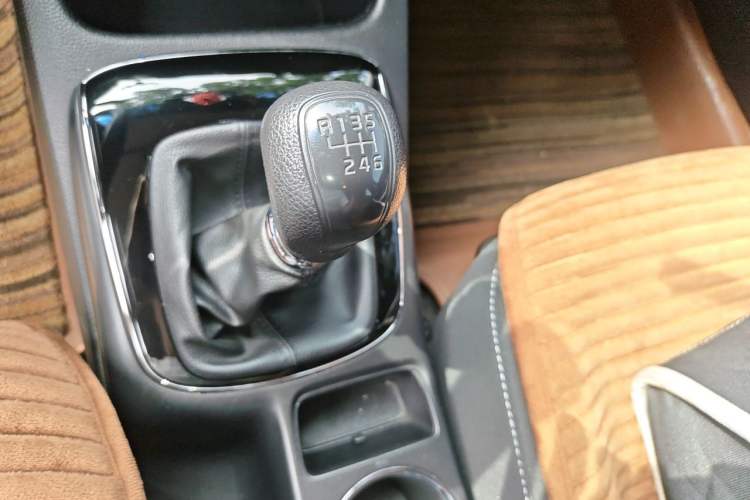 Used Kia K3 2016 1.6L Manual GL Gear Lever