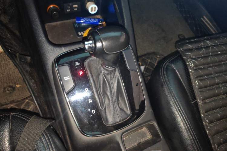 Used Kia K3 2016 1.6L Automatic GLS Gear Lever