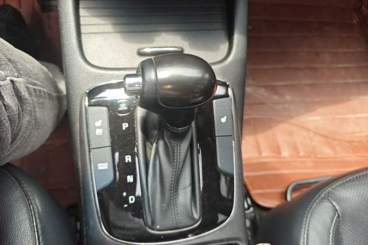 Used Kia K3 2016 1.6L Automatic Premium Gear Lever