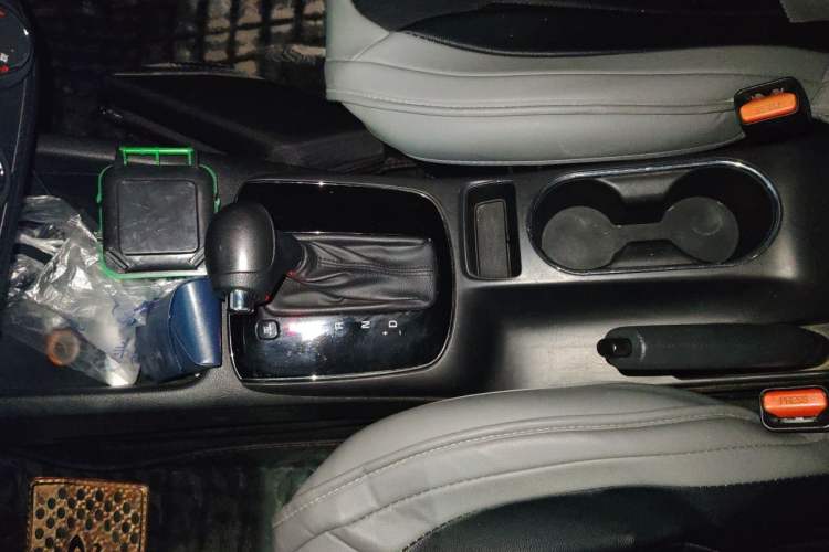 Used Kia K3 2016 1.6L Automatic GL Gear Lever