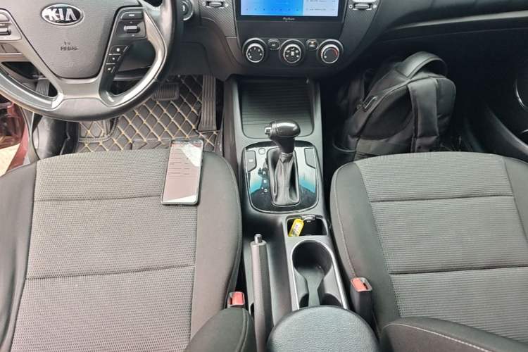 Used Kia K3 2016 1.6L Automatic GLS Gear Lever