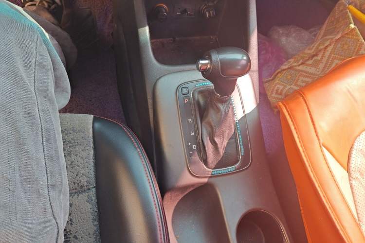 Used Kia K3 2016 1.6L Automatic GL Gear Lever