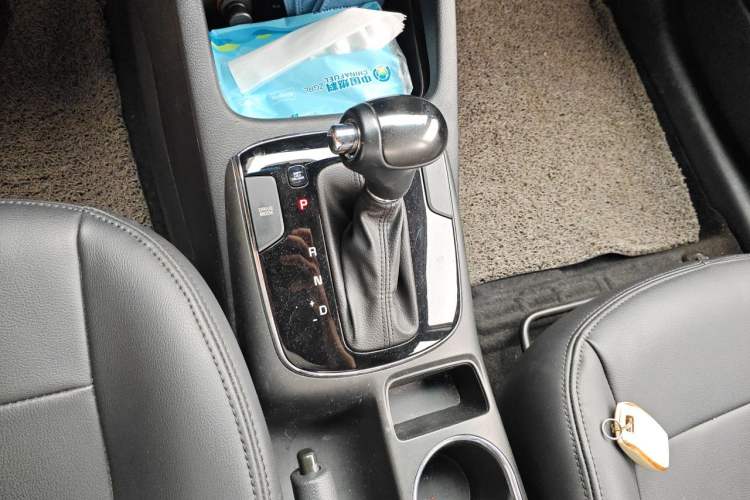 Used Kia K3 2016 1.6L Automatic GLS Gear Lever