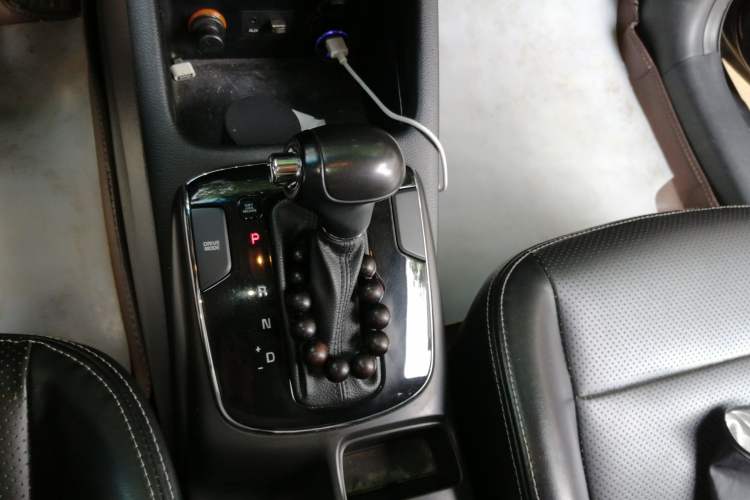 Used Kia K3 2016 1.6L Automatic GLS Gear Lever