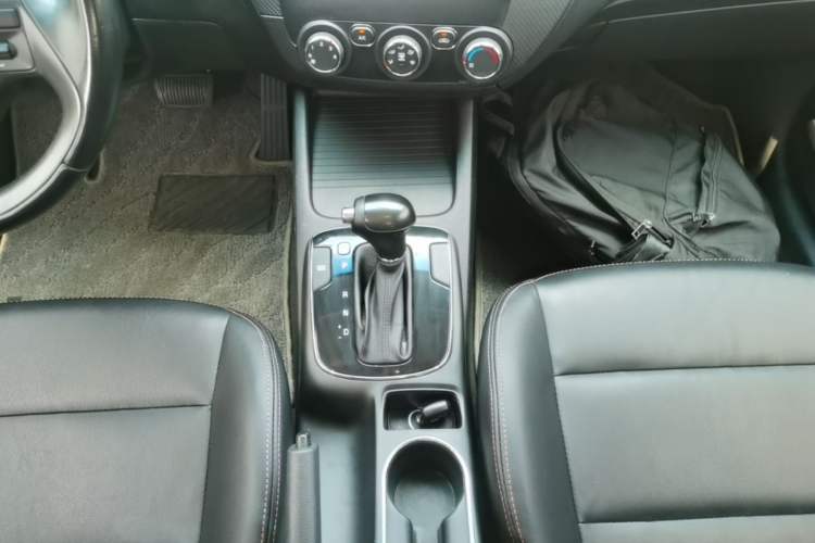 Used Kia K3 2016 1.6L Automatic GLS Gear Lever