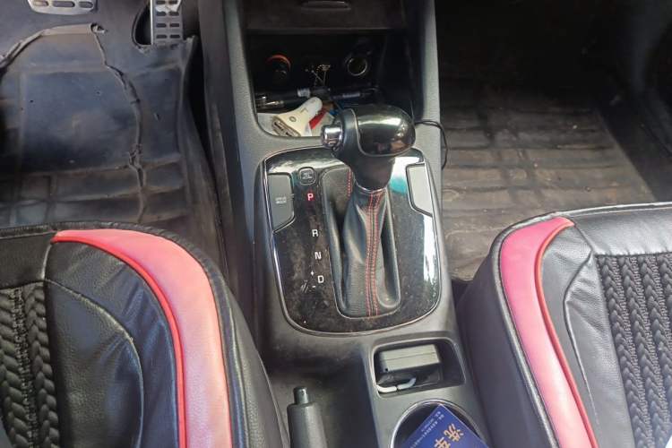 Used Kia K3 2016 1.4T Automatic GLS Gear Lever