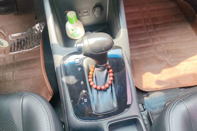 Used Kia K3 2016 1.6L Automatic GL Gear Lever