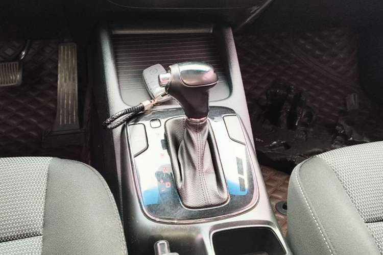 Used Kia K3 2016 1.6L Automatic GLS Gear Lever