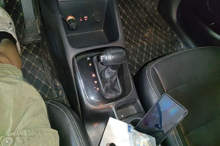 Used Kia K3 2016 1.6L Automatic GL Gear Lever