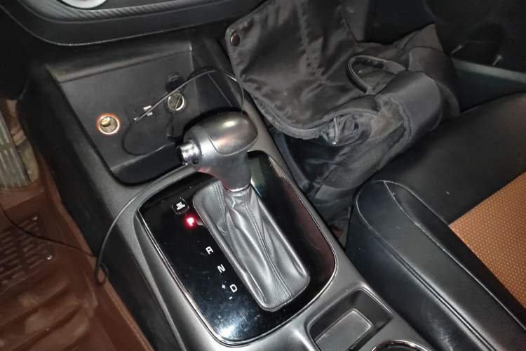 Used Kia K3 2016 1.6L Automatic GL Gear Lever