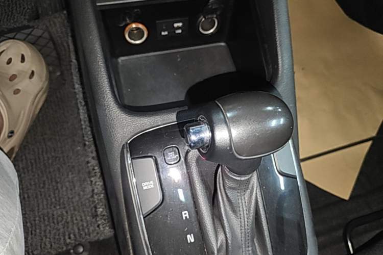 Used Kia K3 2016 1.6L Automatic GLS Gear Lever