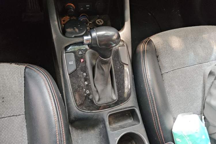 Used Kia K3 2016 1.6L Automatic GLS Gear Lever