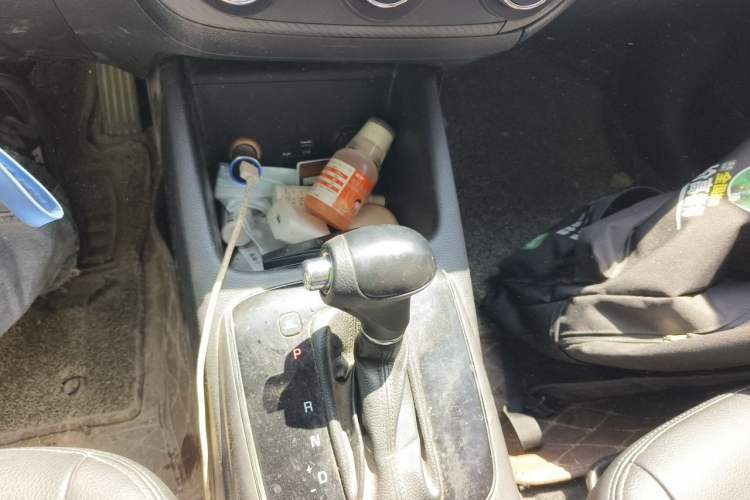 Used Kia K3 2016 1.6L Automatic GL Gear Lever
