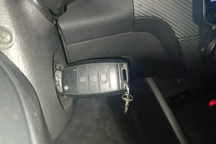 Used Kia K3 2016 1.6L Manual GLS Interior 1