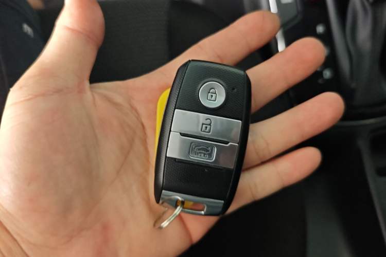 Used Kia K3 2016 1.6L Automatic GLS Interior 1