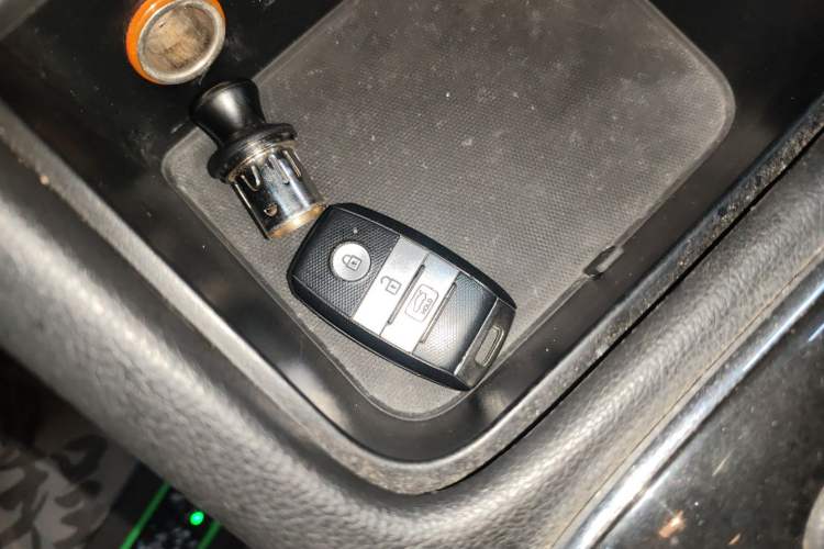 Used Kia K3 2016 1.6L Automatic GLS Interior 1