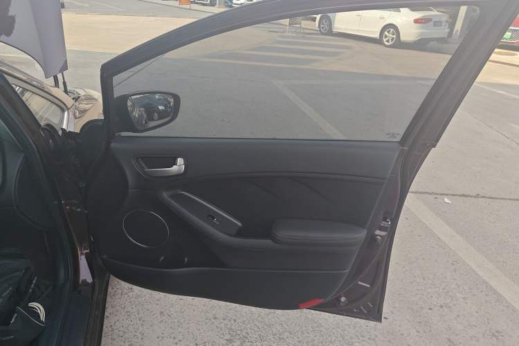 Used Kia K3 2016 1.6L Automatic GLS Interior 2
