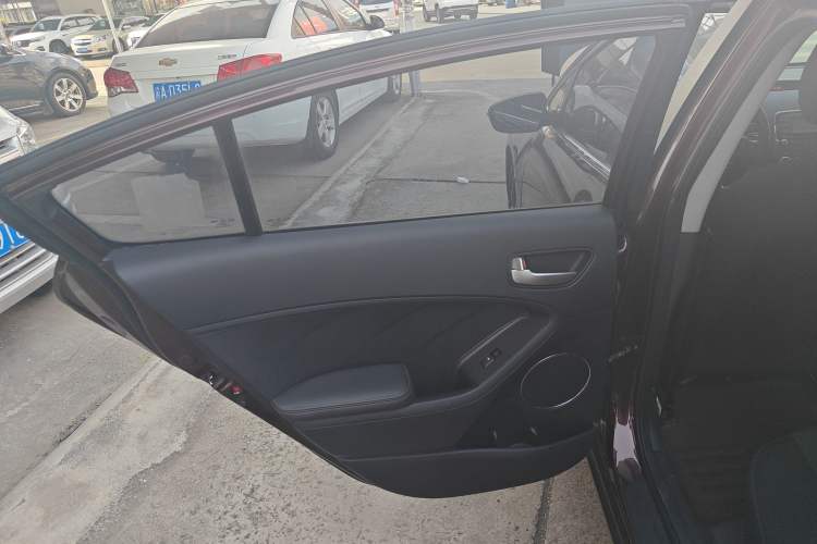 Used Kia K3 2016 1.6L Automatic GLS Interior 5