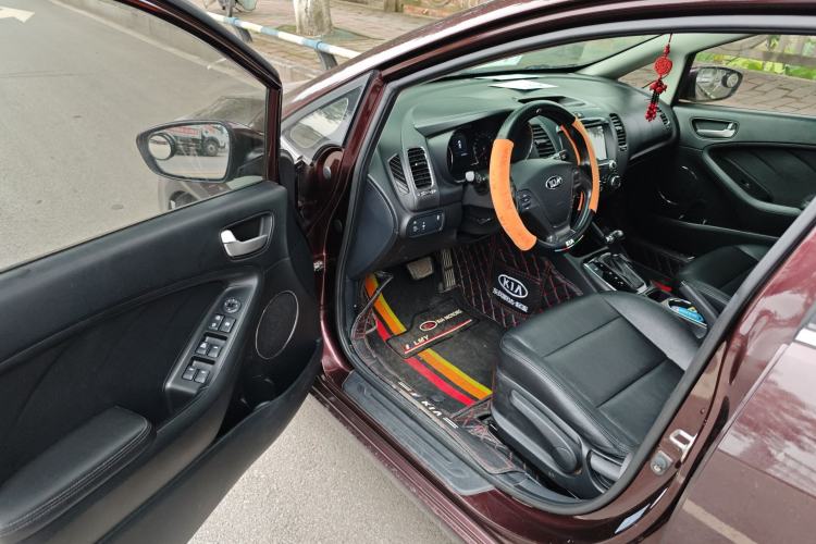 Used Kia K3 2016 1.6L Automatic GLS Interior 5