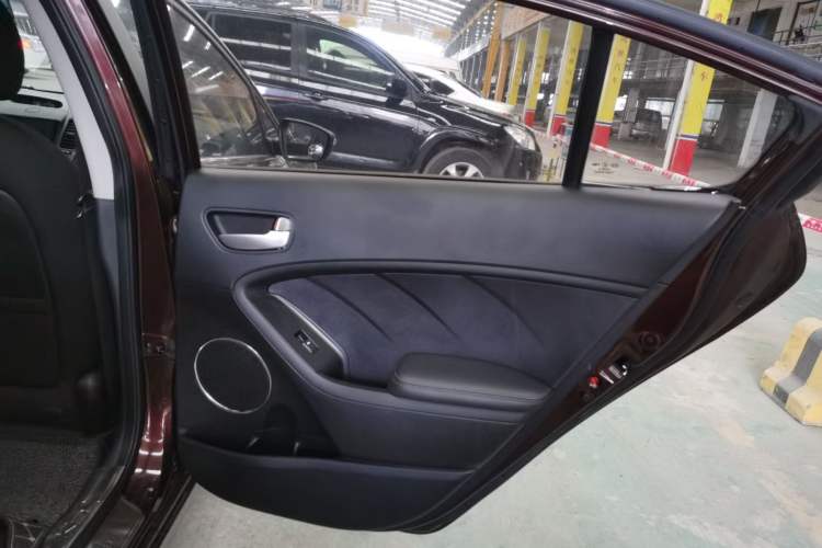 Used Kia K3 2016 1.6L Automatic GLS Interior 6
