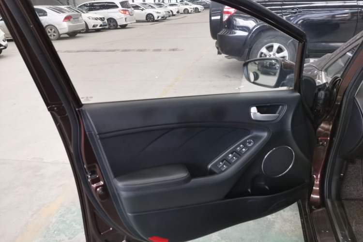 Used Kia K3 2016 1.6L Automatic GLS Interior 7