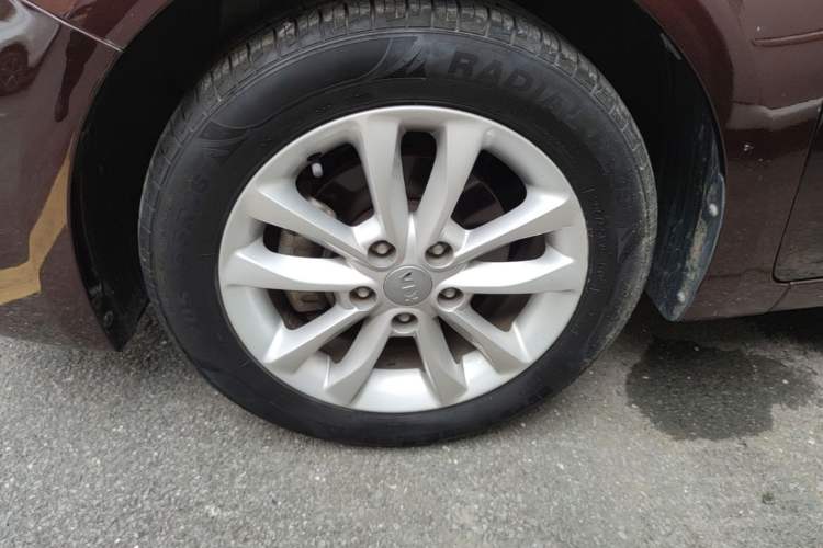 Used Kia K3 2016 1.6L Automatic GL Left Front Wheel Hub