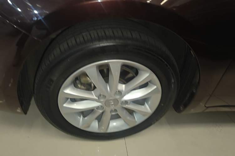 Used Kia K3 2016 1.6L Automatic GL Left Front Wheel Hub
