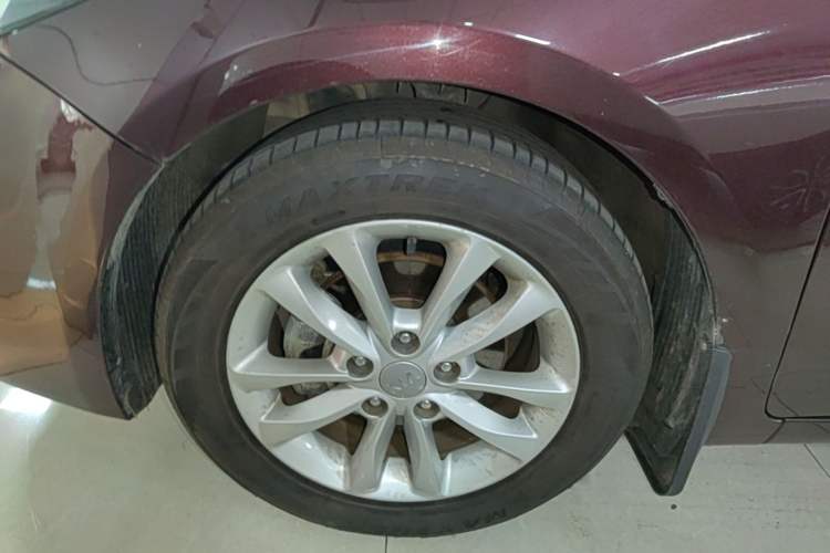 Used Kia K3 2016 1.6L Automatic GL Left Front Wheel Hub