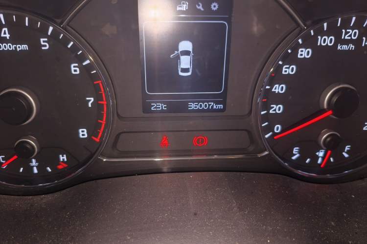Used Kia K3 2016 1.6L Manual GL Odometer Close Up