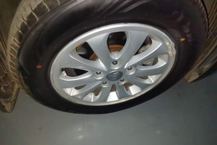 Used Kia K3 2016 1.6L Manual GL Right Front Wheel Hub
