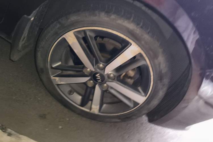 Used Kia K3 2016 1.6L Automatic GLS Right Front Wheel Hub