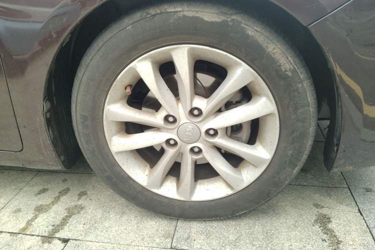 Used Kia K3 2016 1.6L Manual GLS Right Front Wheel Hub