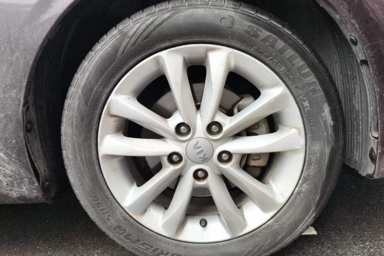 Used Kia K3 2016 1.6L Automatic GLS Right Front Wheel Hub