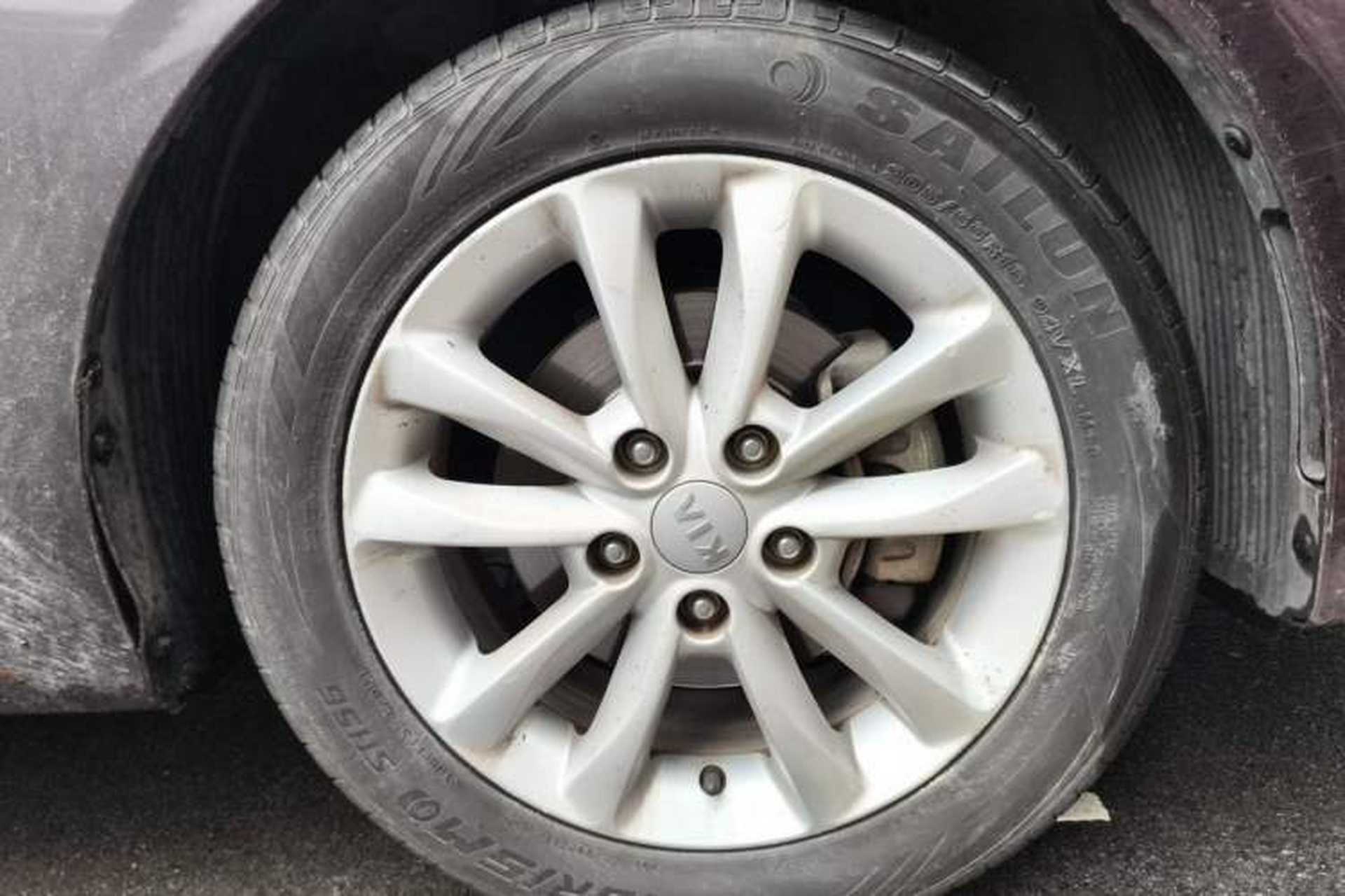 Used Kia K3 2016 1.6L Automatic GLS Right Front Wheel Hub