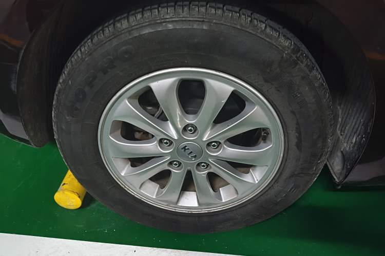 Used Kia K3 2016 1.6L Manual GL Right Front Wheel Hub