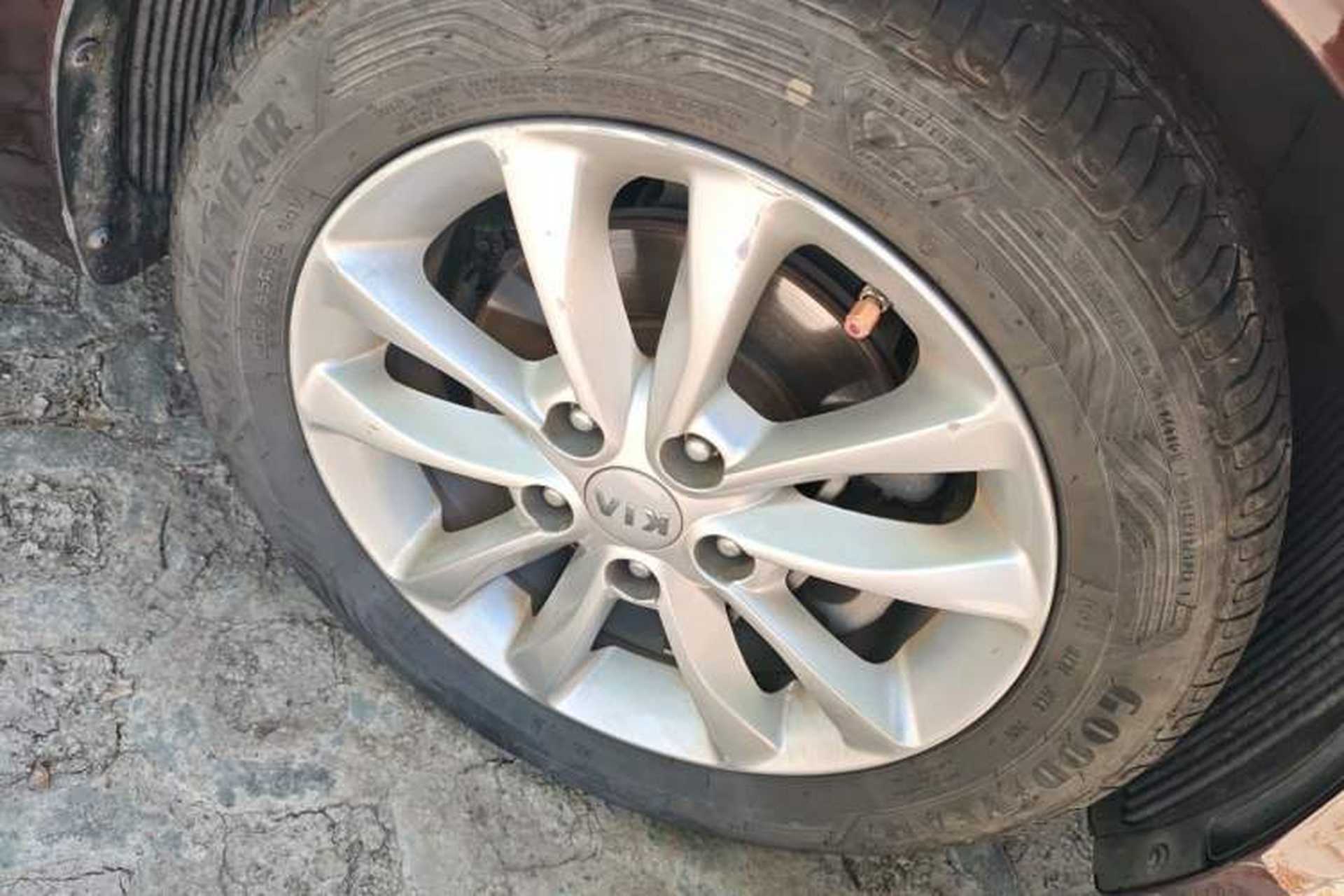 Used Kia K3 2016 1.6L Automatic GLS Right Front Wheel Hub