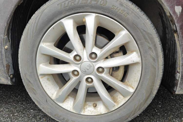 Used Kia K3 2016 1.6L Automatic GLS Right Front Wheel Hub