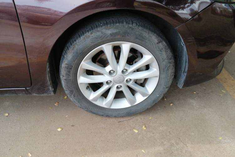 Used Kia K3 2016 1.6L Automatic GLS Right Front Wheel Hub