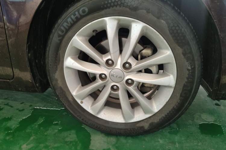 Used Kia K3 2016 1.6L Manual GLS Right Front Wheel Hub