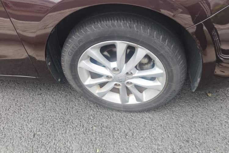 Used Kia K3 2016 1.6L Automatic GL Right Front Wheel Hub