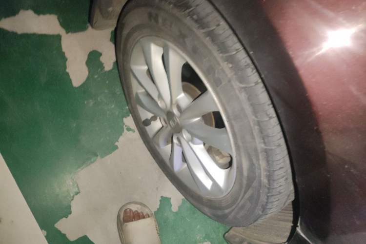 Used Kia K3 2016 1.6L Automatic GLS Right Front Wheel Hub