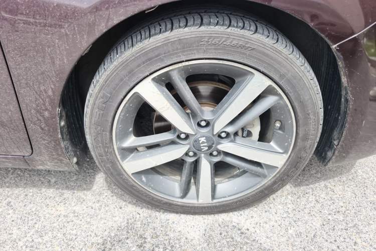 Used Kia K3 2016 1.6L Automatic Premium Right Front Wheel Hub