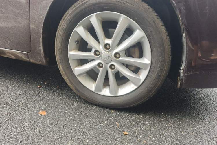 Used Kia K3 2016 1.6L Automatic GL Right Front Wheel Hub