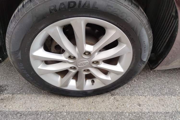 Used Kia K3 2016 1.6L Automatic GL Right Rear Wheel Hub