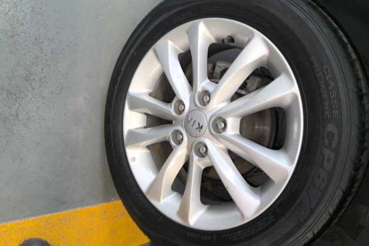 Used Kia K3 2016 1.6L Automatic GLS Right Rear Wheel Hub