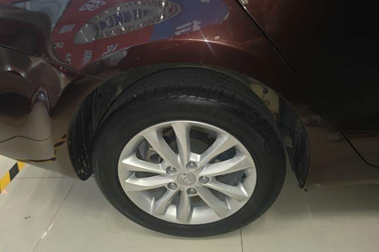 Used Kia K3 2016 1.6L Automatic GL Right Rear Wheel Hub