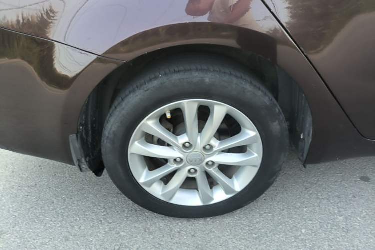 Used Kia K3 2016 1.6L Automatic GLS Right Rear Wheel Hub