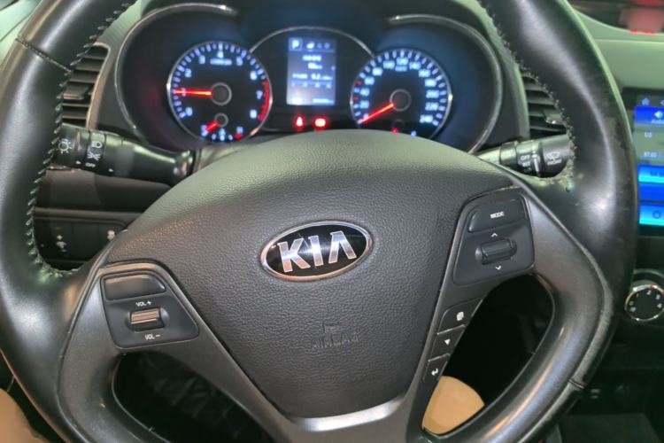Used Kia K3 2016 1.6L Automatic GLS Steering Wheel